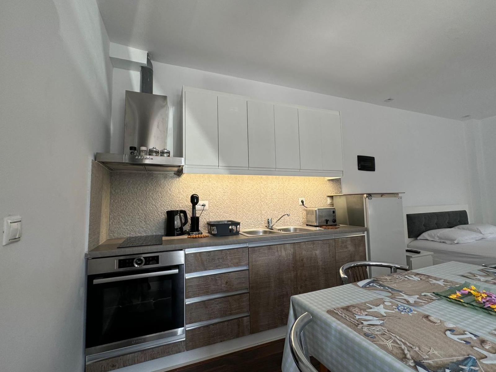 Sulozeqi Apartments Ksamil Exterior foto